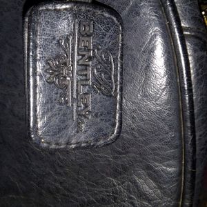Vintage TR Bentley leather handbag
